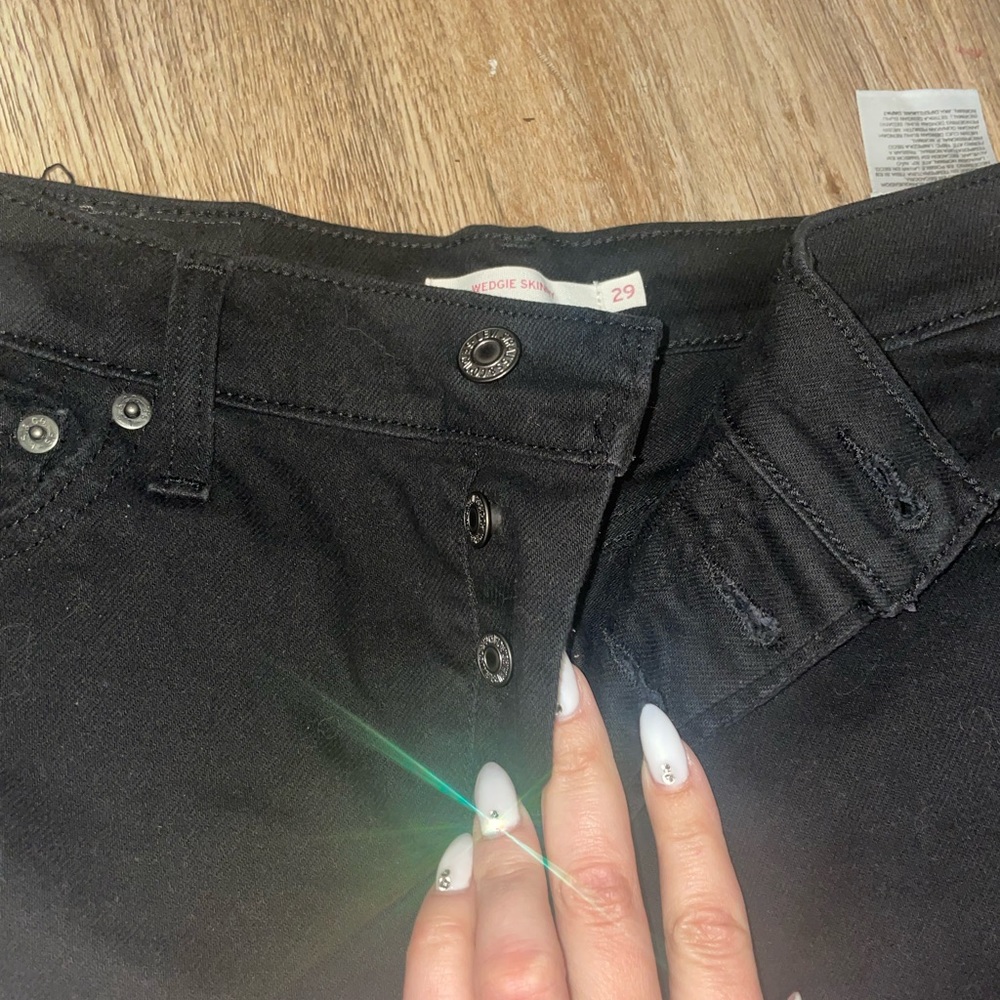 Levi’s Wedgie Skinny Jeans - Picture 8 of 9
